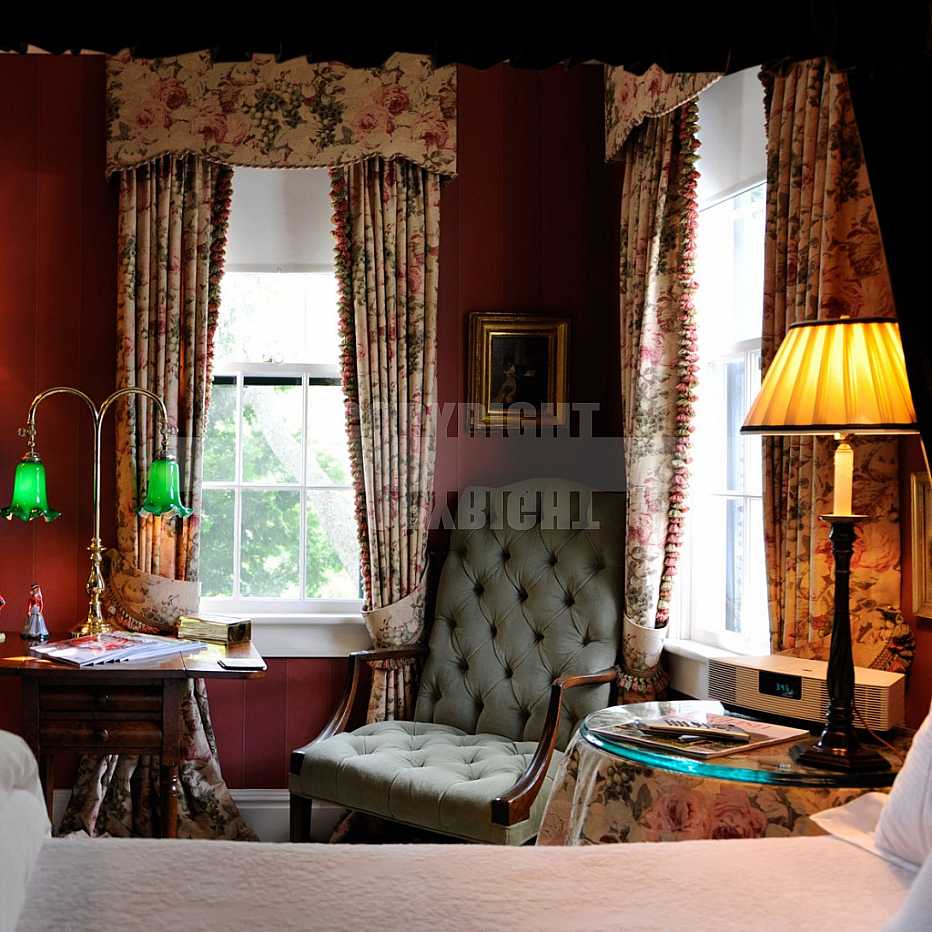 Charlotte Inn
